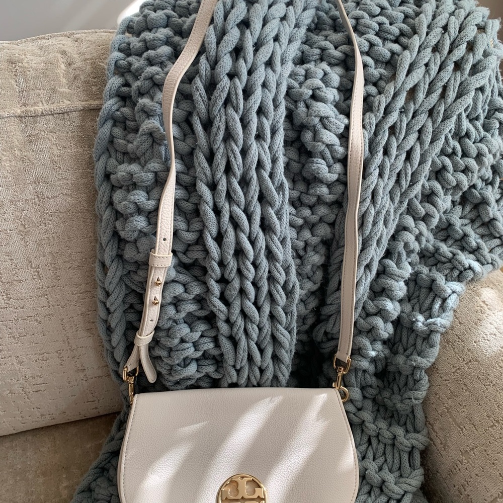 Tory Burch Crossbody off-white purse